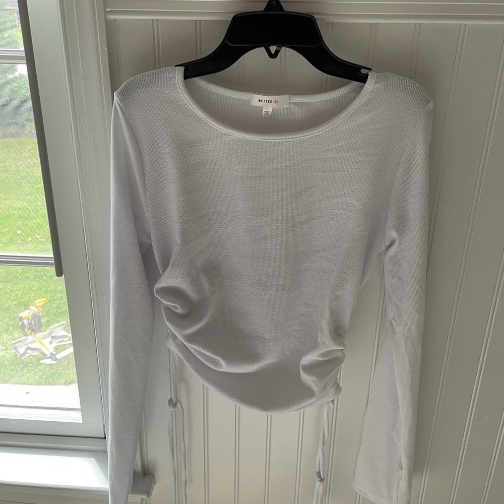 White cropped shirt, Better Be